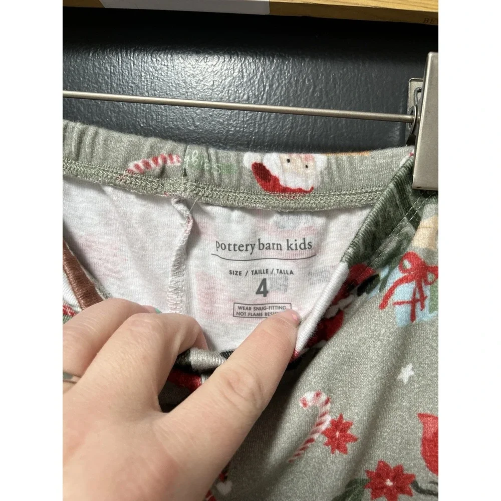 Pottery Barn Kids Santa Christmas Fitted Pajama Set Boy Girl Size 4 PJs Pajamas